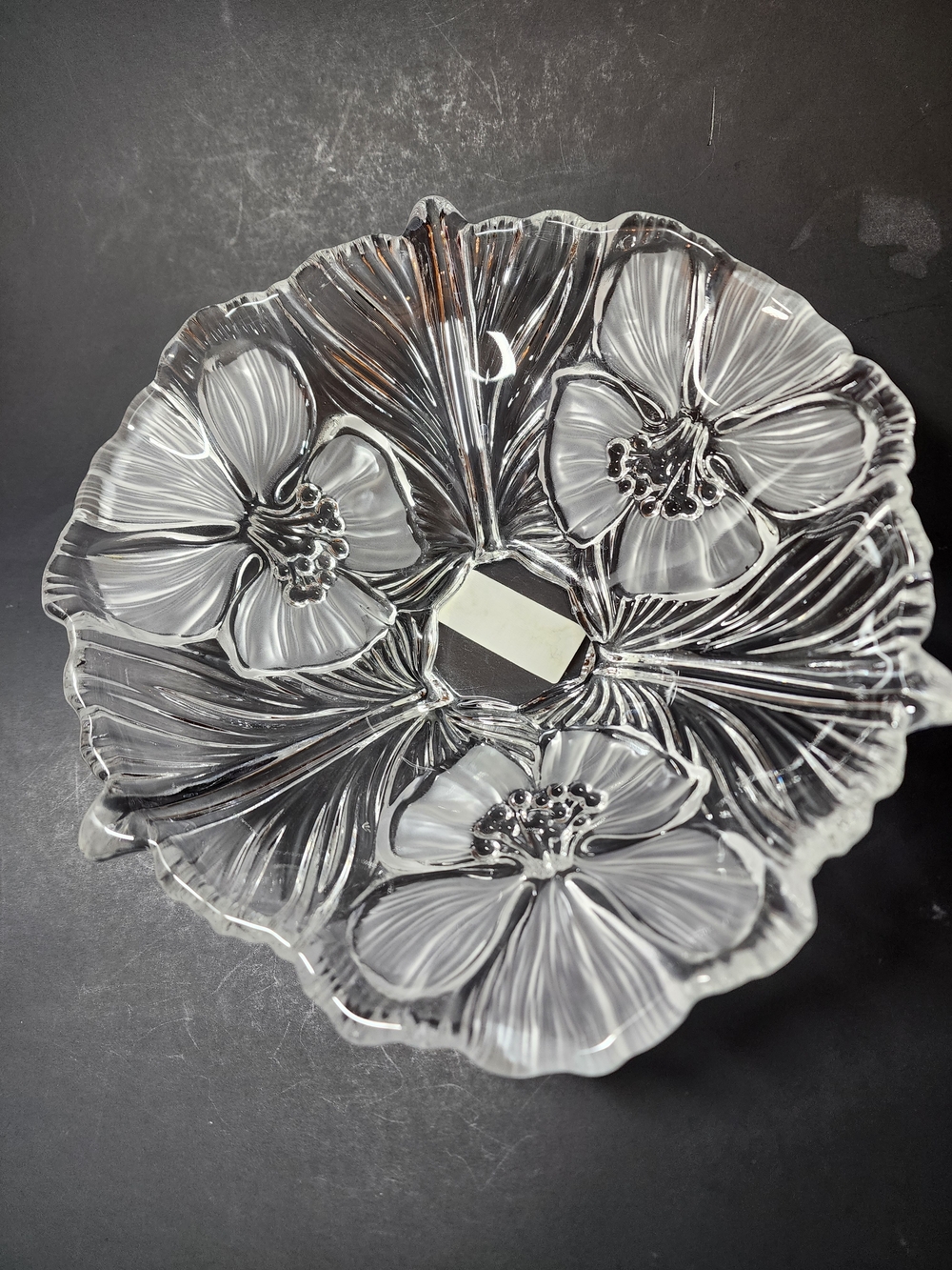 Mikasa Hibiscus Frost Crystal Serving Bowl – Decorative Accessory 8 ¾”